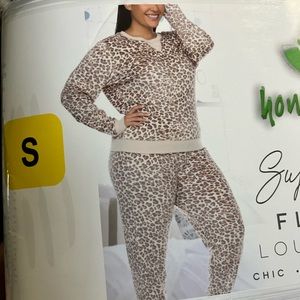 Honeydew Velour Lounge set nightcap